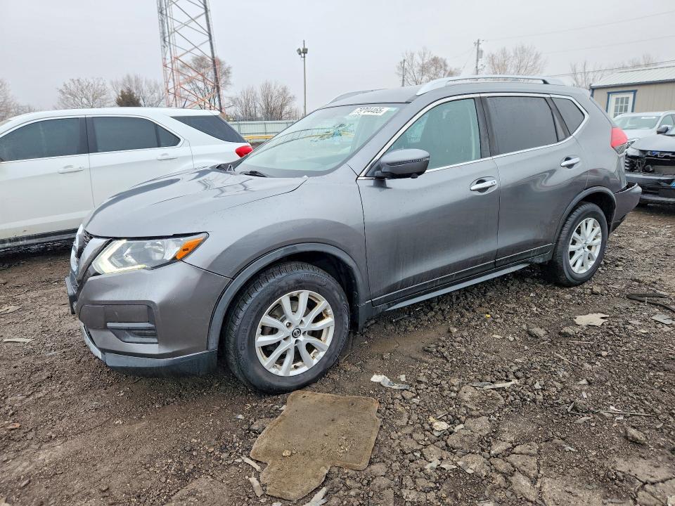 2017 Nissan Rogue sv
