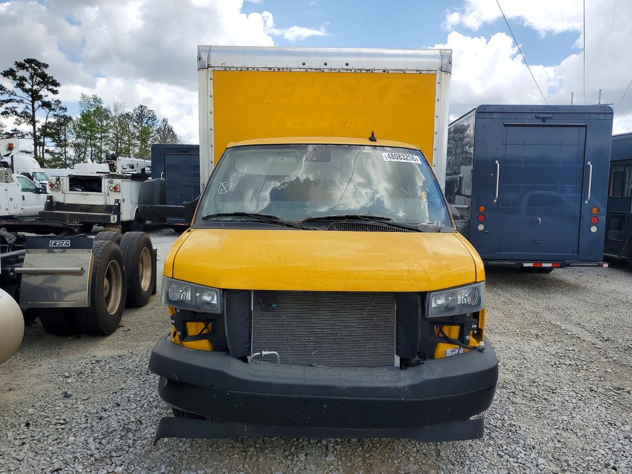 2023 GMC Savana Cutaway G3500