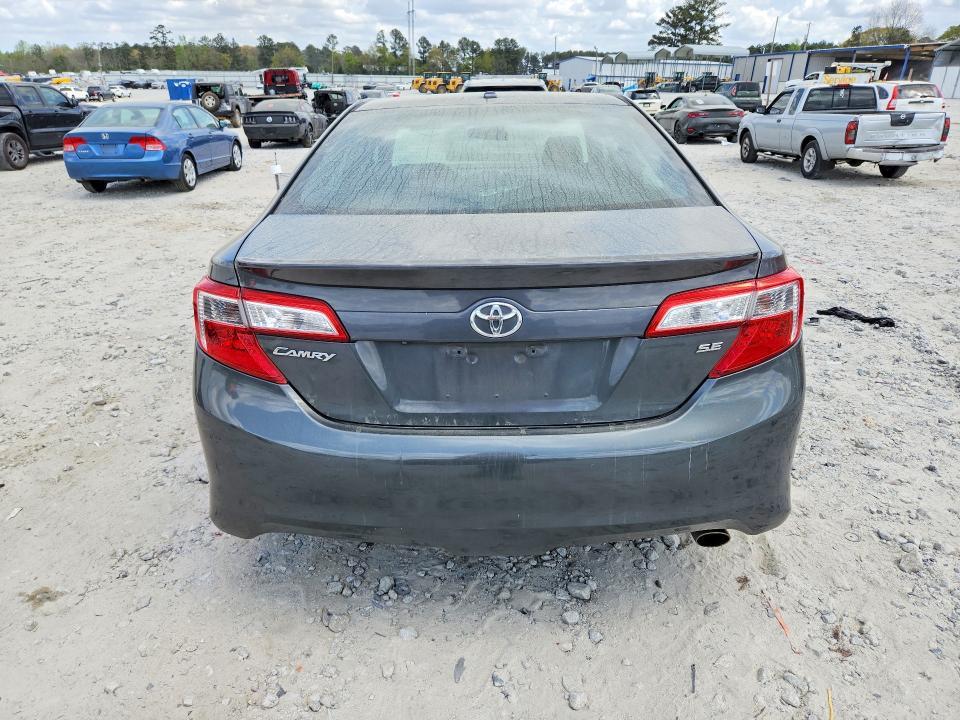 2014 Toyota Camry se