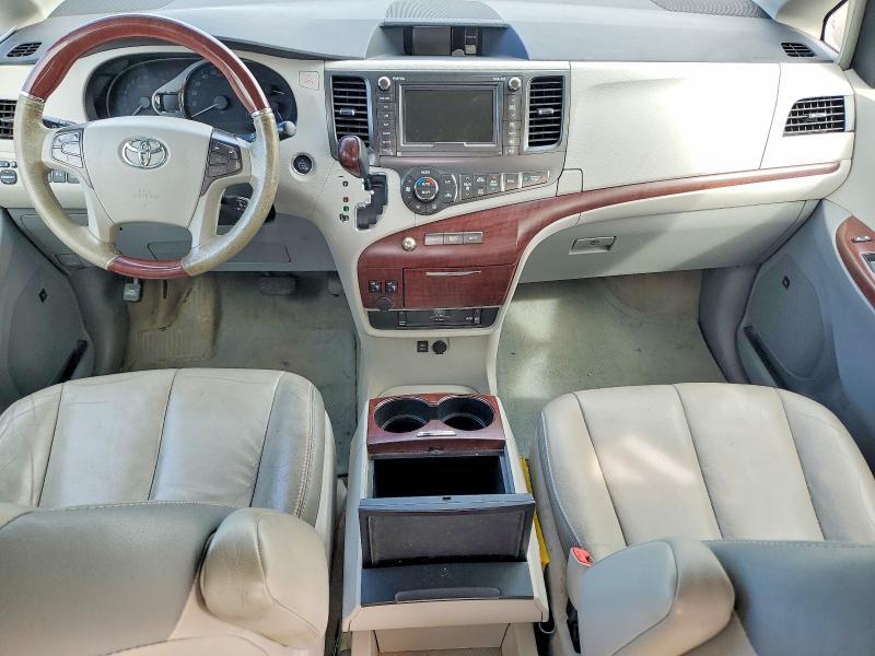 2013 Toyota Sienna Limited 7-passenger