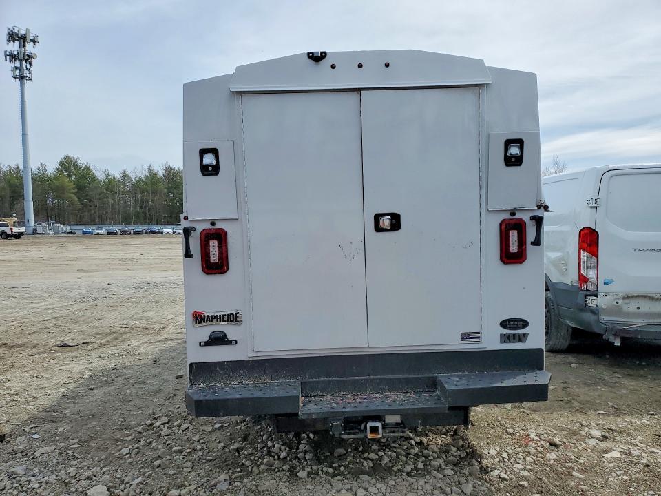 2025 Chev Express G4500