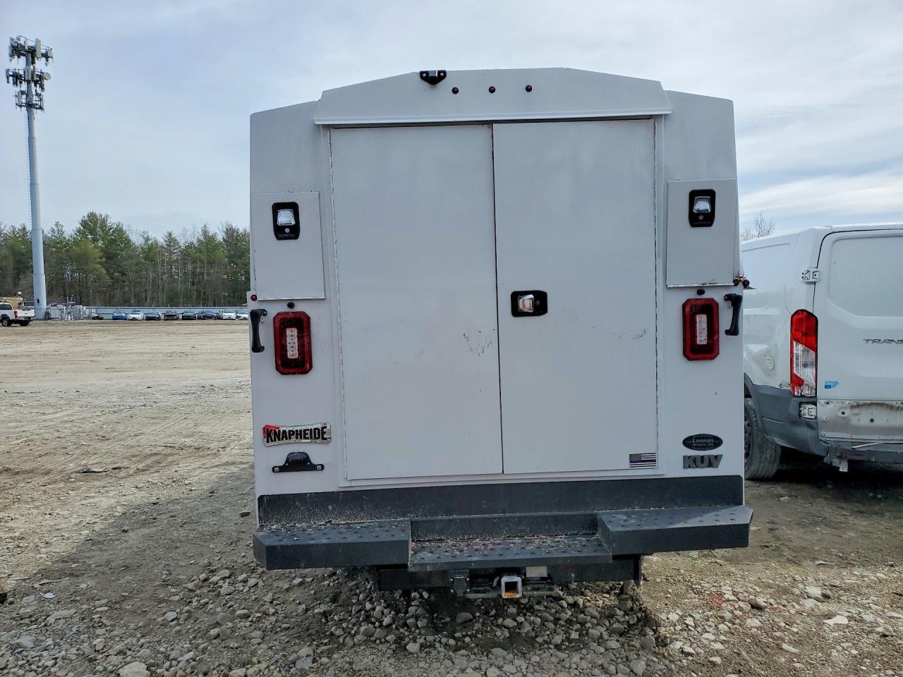 2025 Chev Express G4500