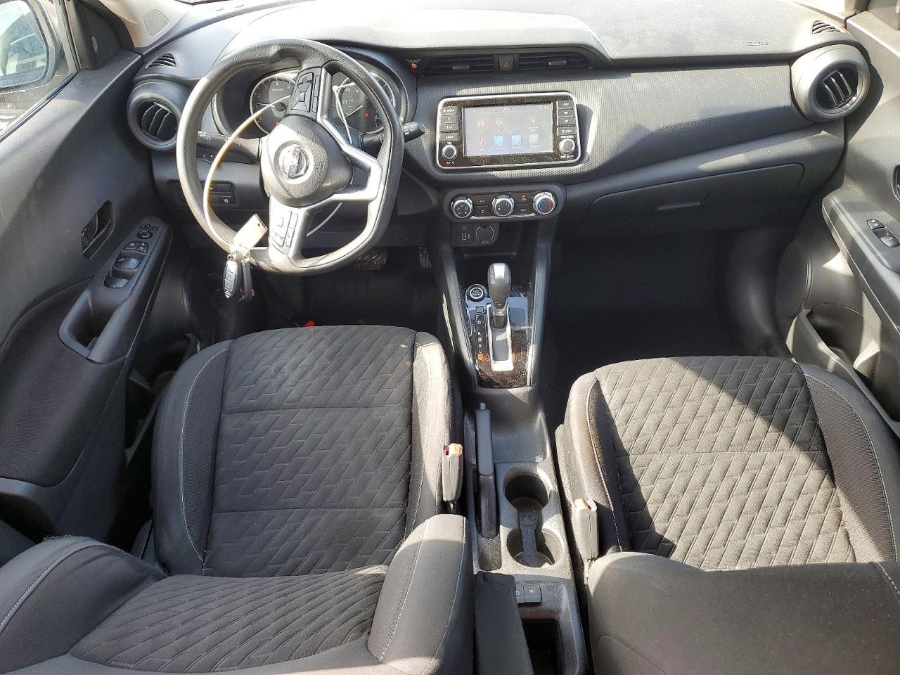 2021 Nissan Kicks s