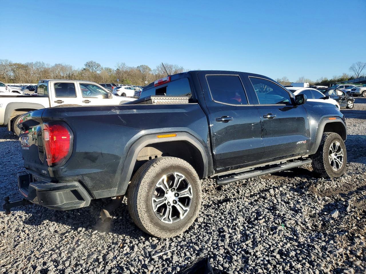 2024 GMC Canyon AT4