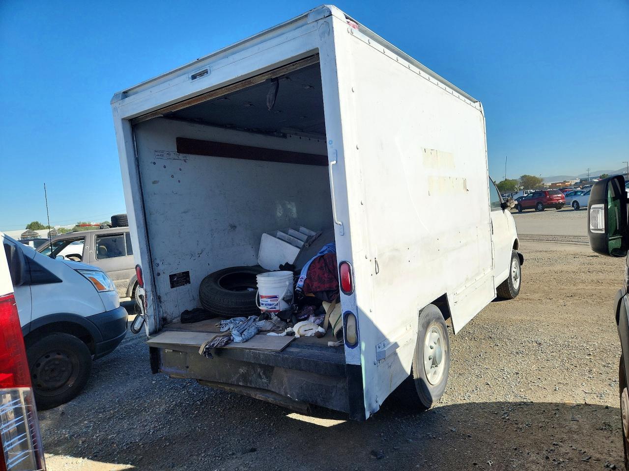 2000 GMC Savana Cutaway G3500