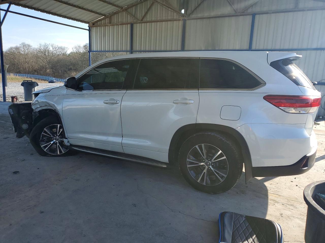 2017 Toyota Highlander le