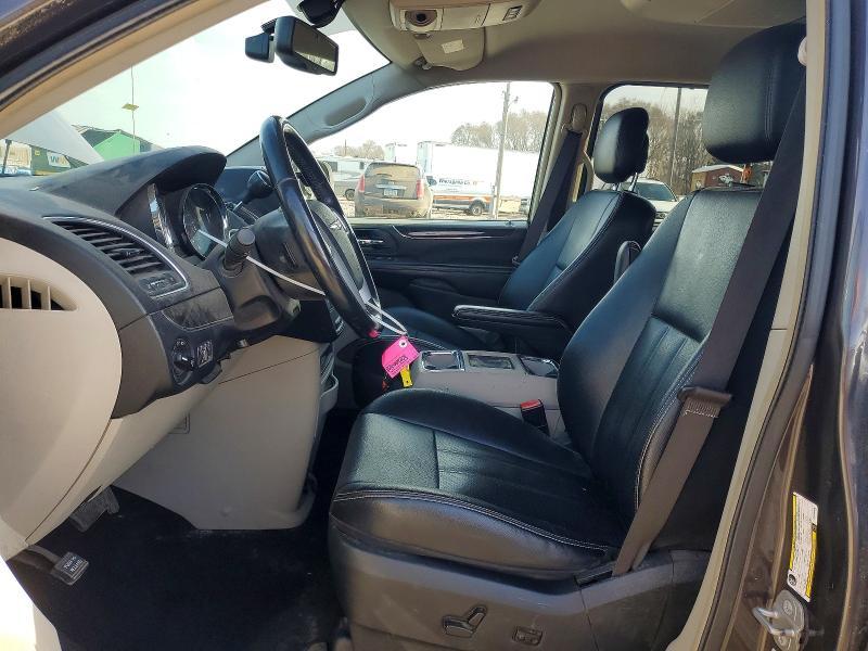 2015 Chrysler Town & Country Touring l