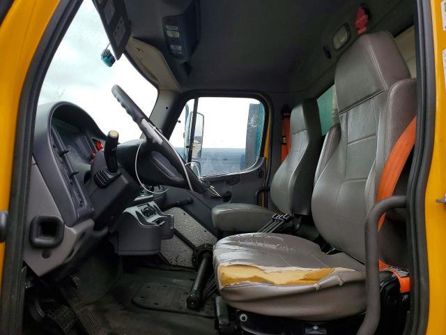 2017 Freigliner 108SD