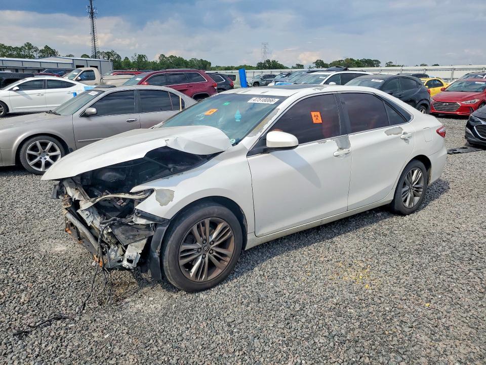 2015 Toyota Camry se