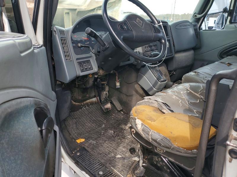 2003 International 4000 4300