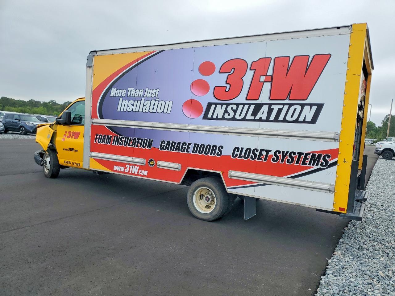 2016 GMC Savana BOX Truck