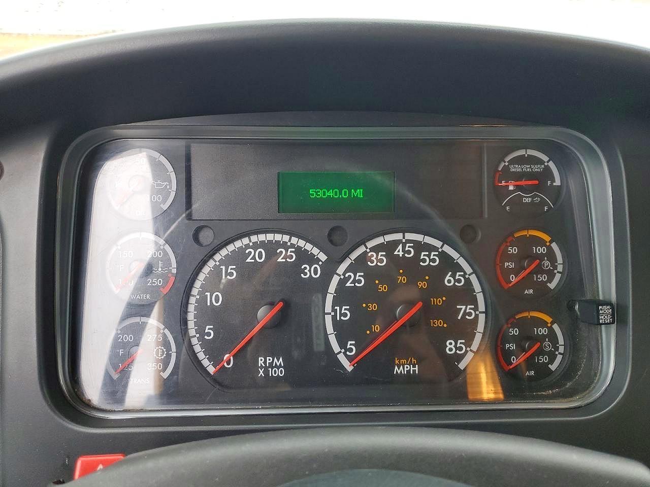 2017 Freigliner 108SD