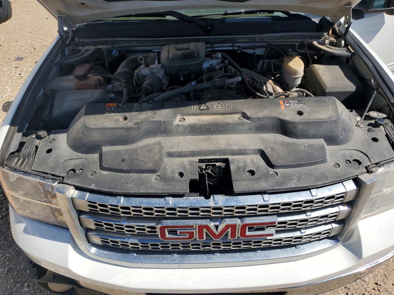 2013 GMC Sierra 2500 Flatbed Truck