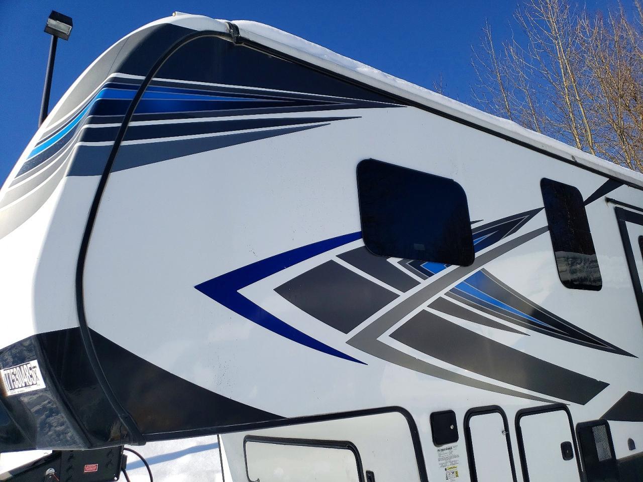 2021 Keystone Fuzion Camper