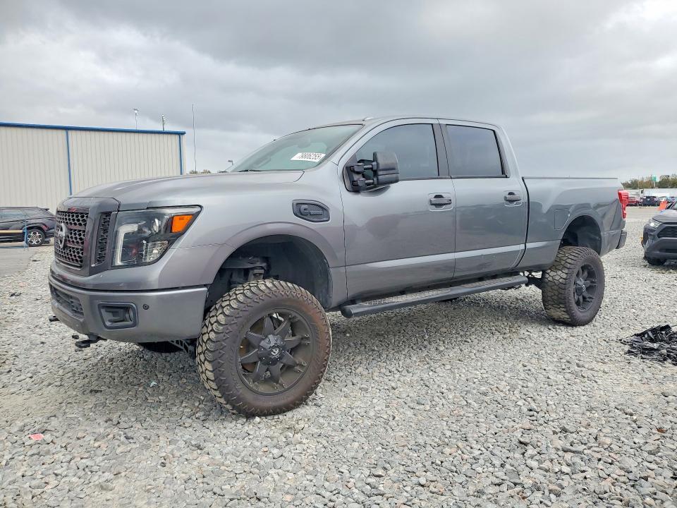 2018 Nissan Titan XD SV