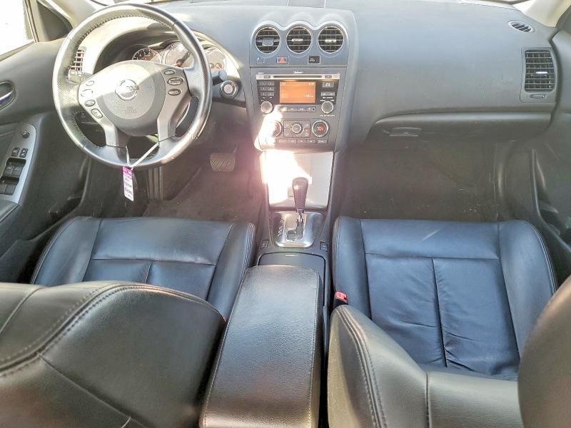2011 Niss Altima