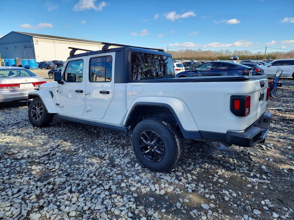 2022 Jeep Gladiator Sport