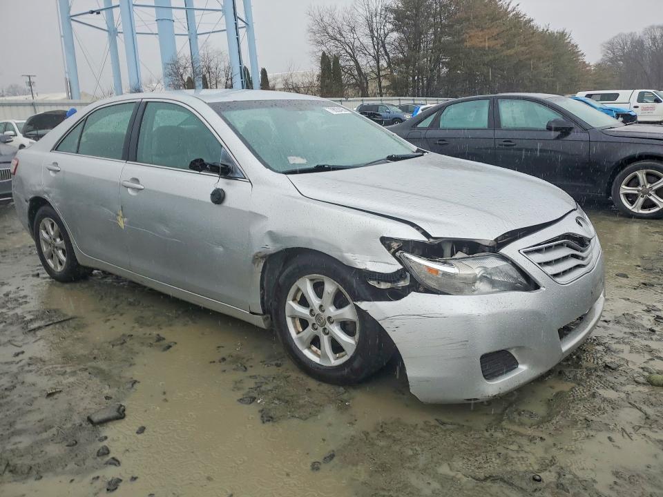 2011 Toyota Camry le
