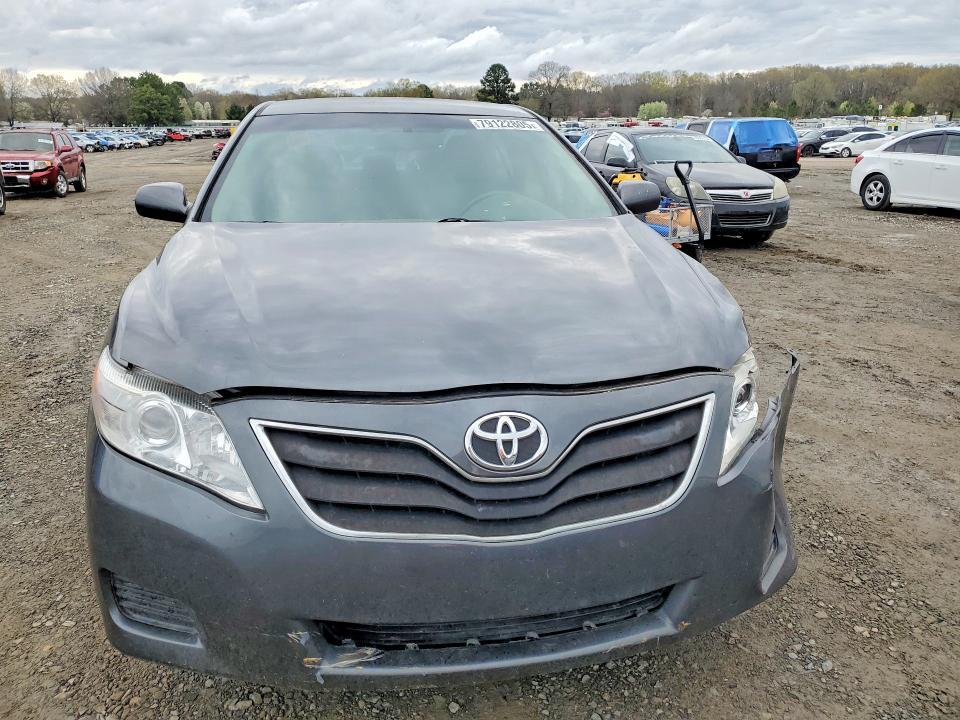 2011 Toyota Camry le