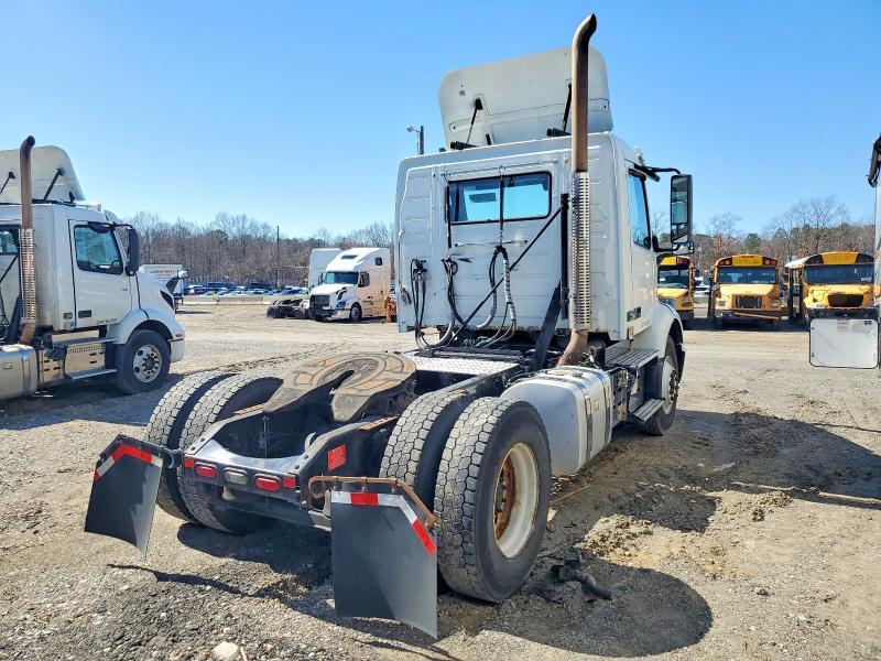 2019 Volvo VNR-Semi Truck