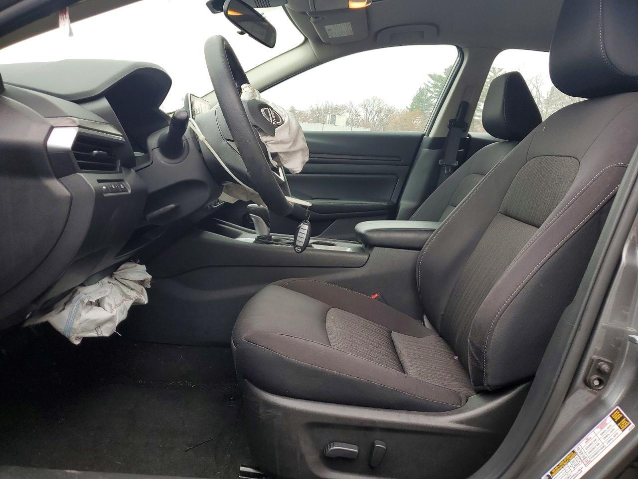 2025 Niss Altima
