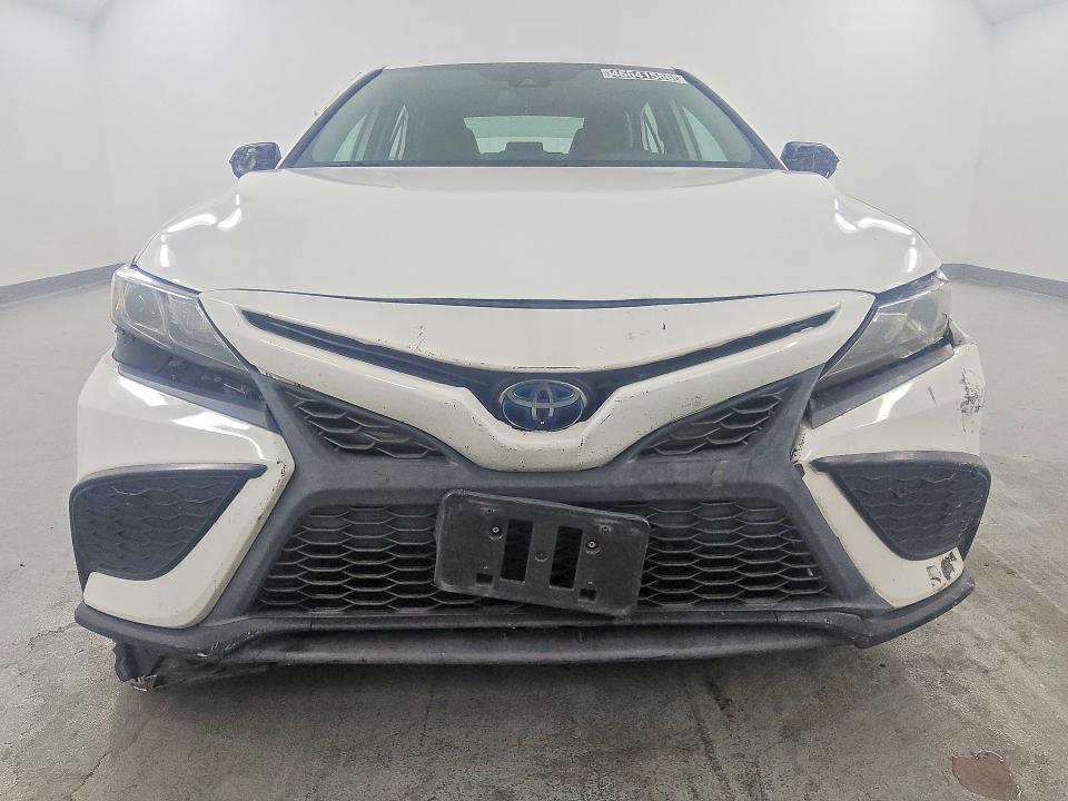 2022 Toyota Camry Hybrid se