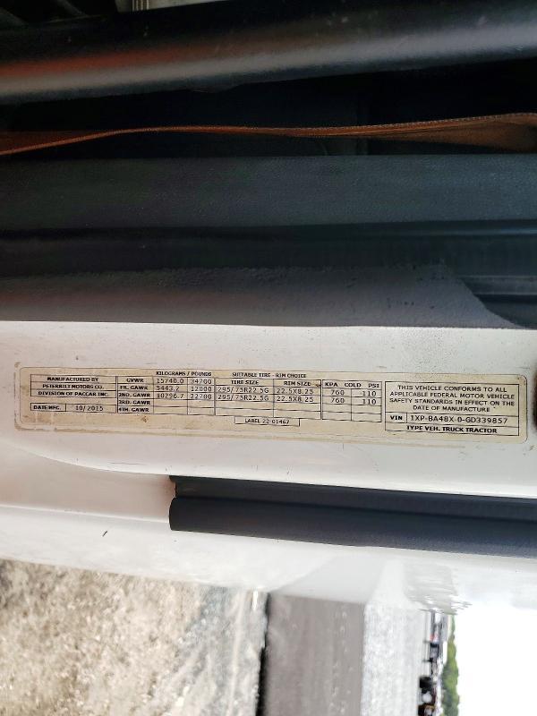 2016 Peterbilt 579 Semi Truck