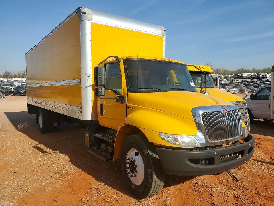 2020 International MV607 BOX Truck
