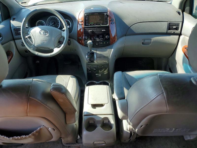 2004 Toyota Sienna xle 7 Passenger