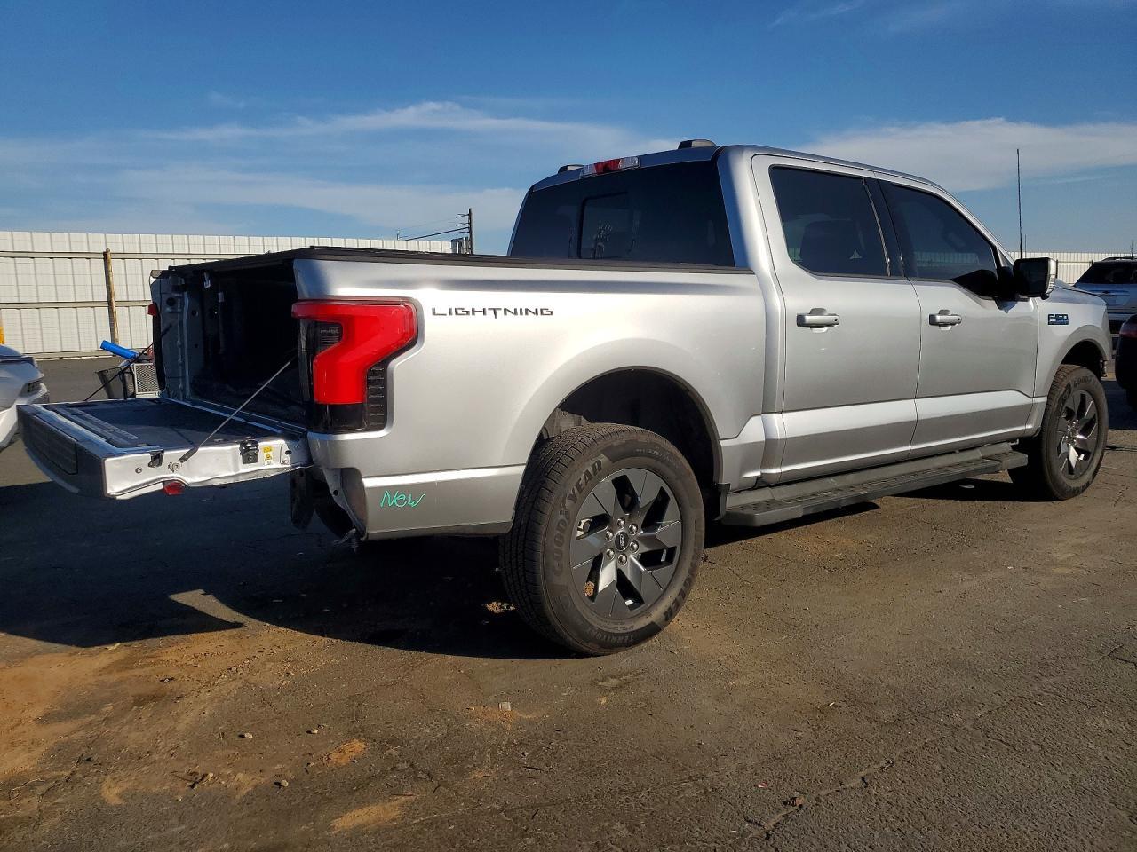 2025 Ford F150 Lightning Lariat