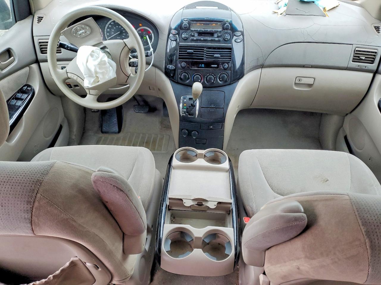 2004 Toyota Sienna le 7 Passenger