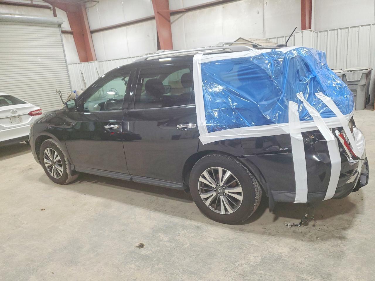 2017 Nissan Pathfinder sl