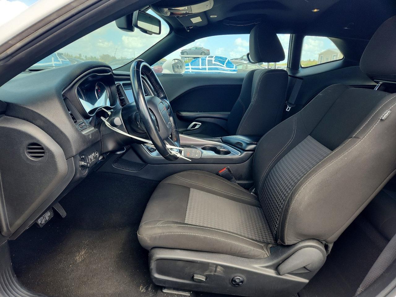 2021 Dodge Challenger sxt