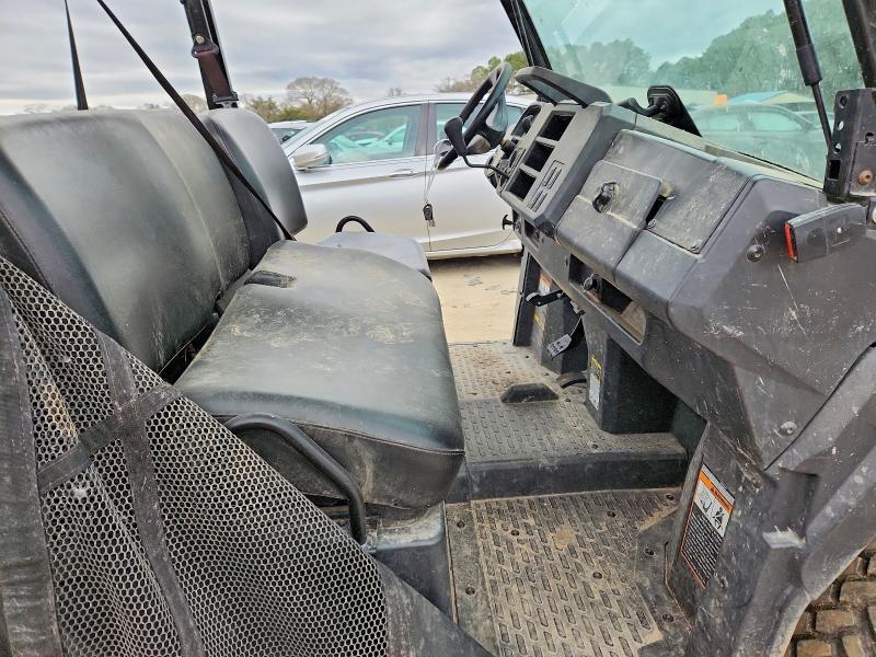 2019 John Deere XUV835M Utility Vehicle