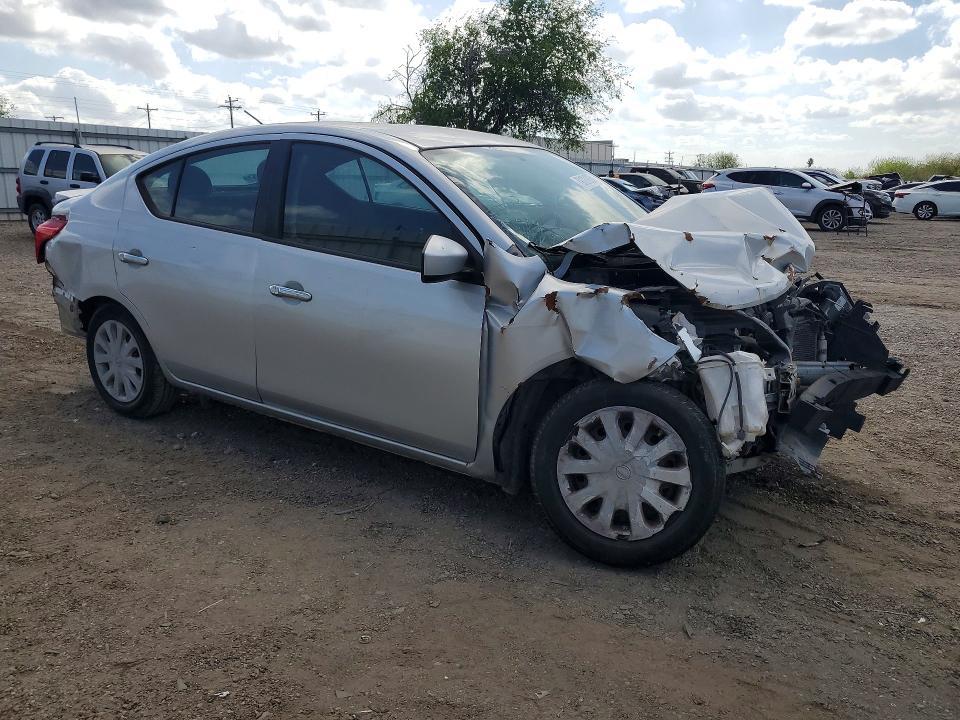 2015 Nissan Versa 1.6 sv