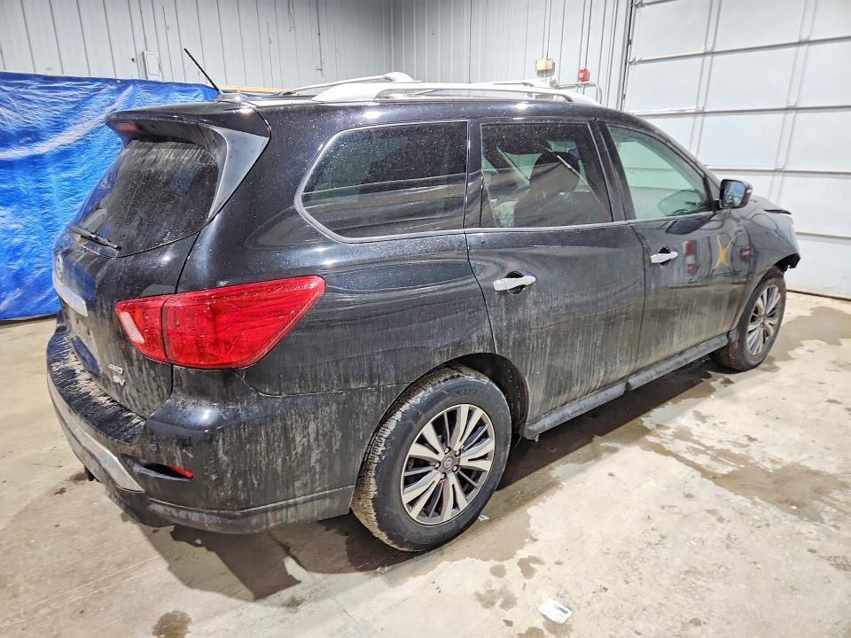 2018 Nissan Pathfinder sv