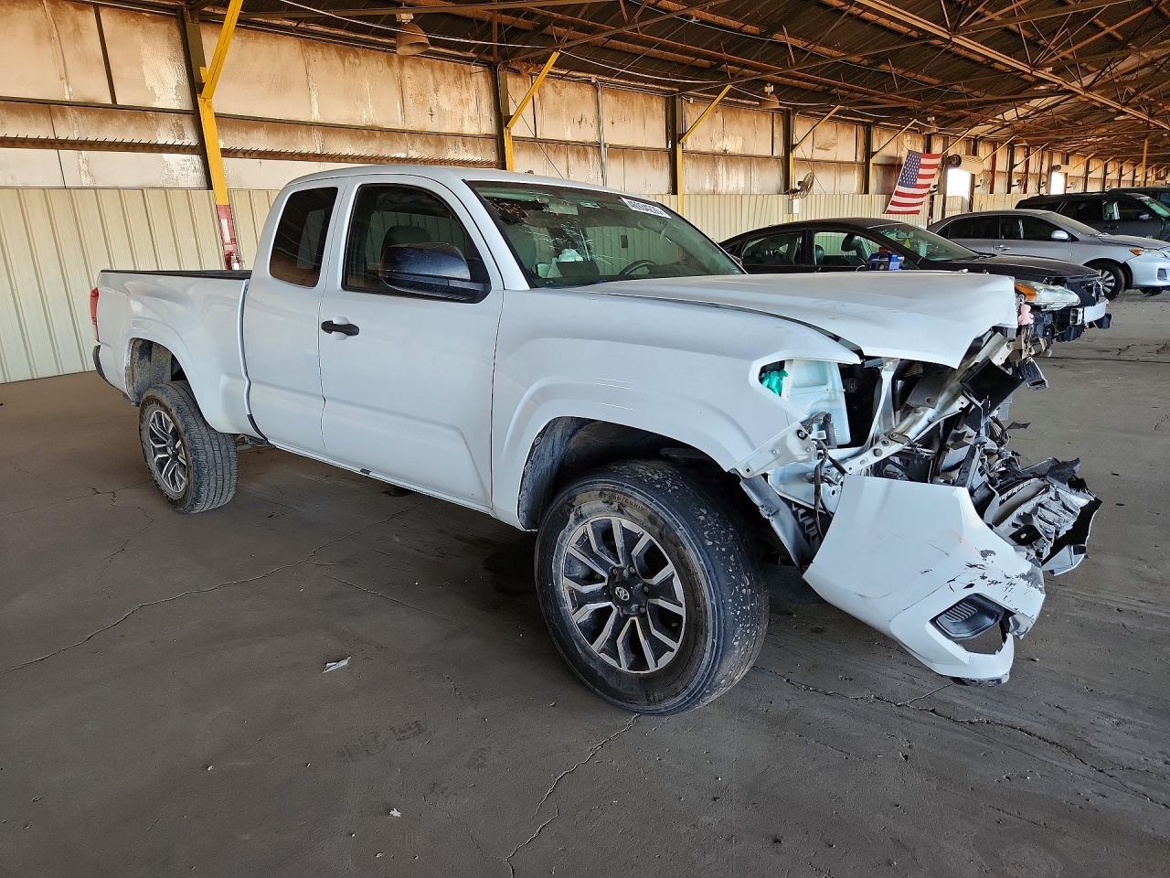 2016 Toyota Tacoma SR