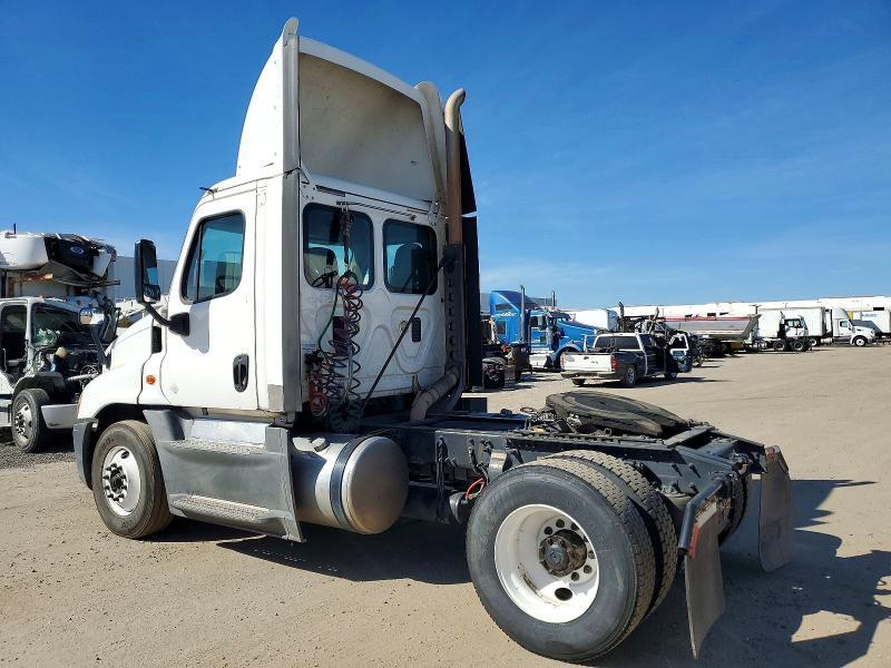 2016 Freightliner Cascadia 125 Semi Truck