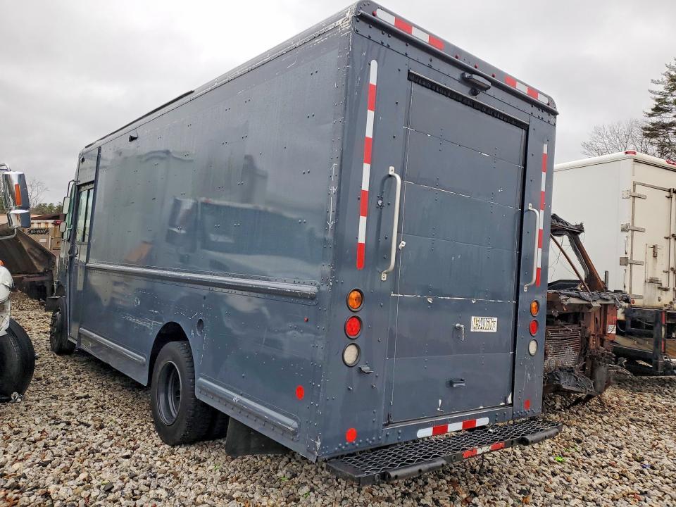 2020 Freightliner MT45G Chassis Delivery Truck
