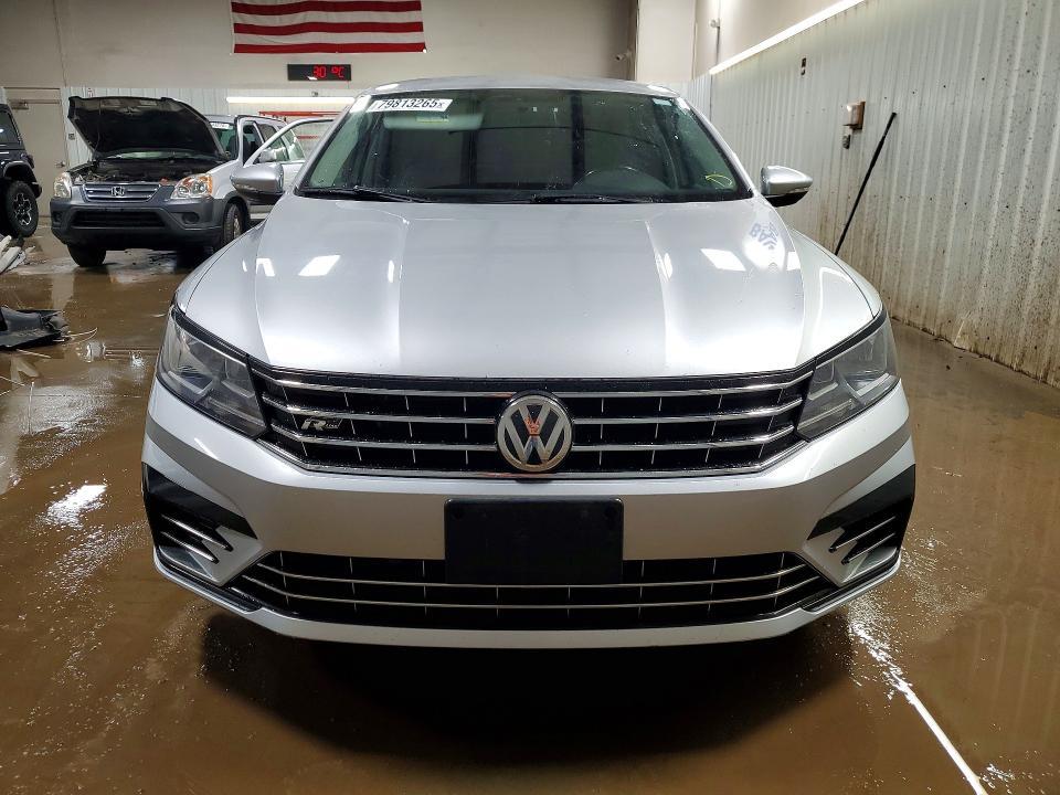 2017 Volkswagen Passat R-line