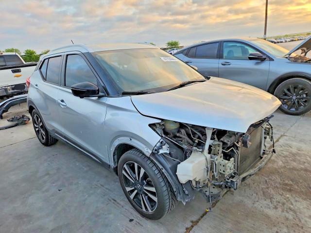 2018 Nissan Kicks sr