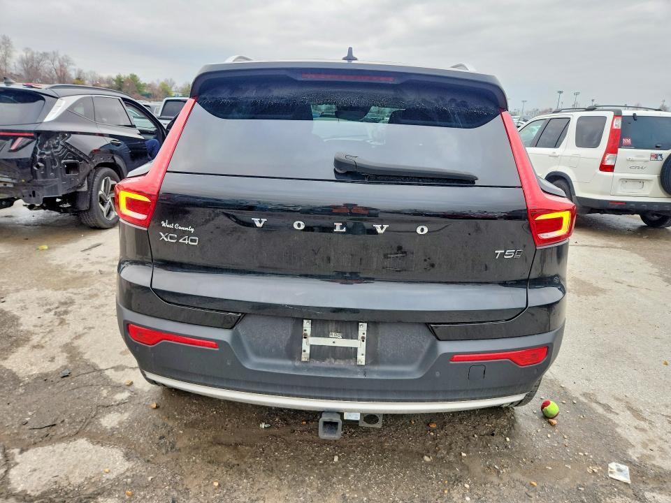 2020 Volvo Xc40 T5 Momentum