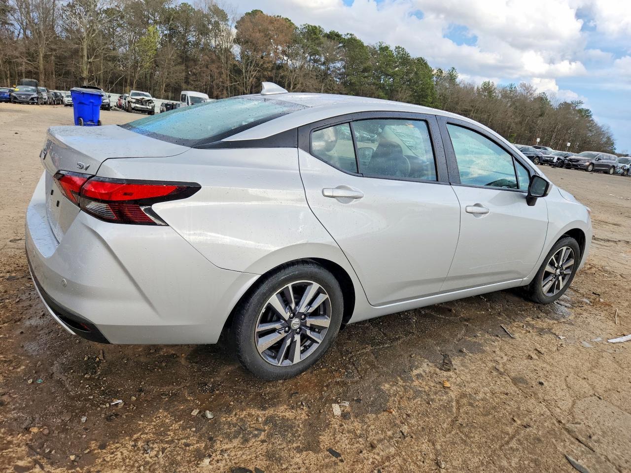 2024 Nissan Versa sv