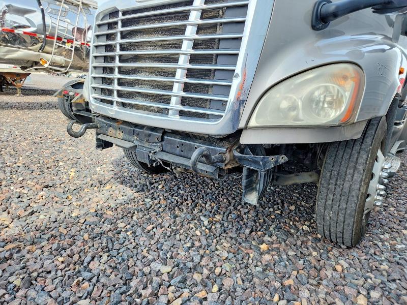 2018 Freigliner 2018 Freightliner Cascadia 125 Semi Truck