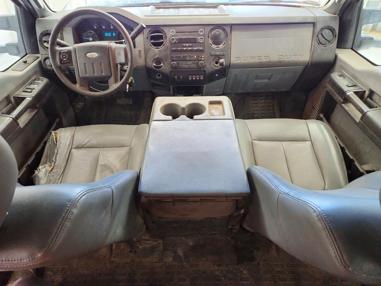 2016 Ford F450 Super Duty Flatbed Truck