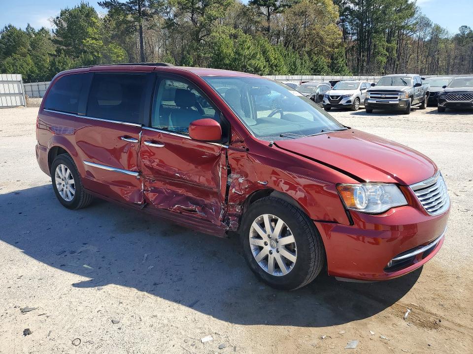 2016 Chrysler Town & Country Touring
