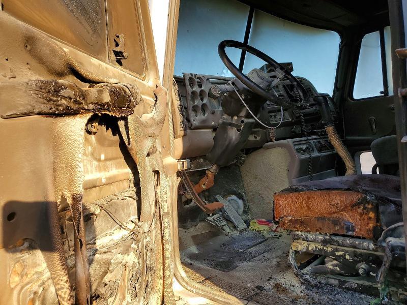 2001 Mack 600 CX600