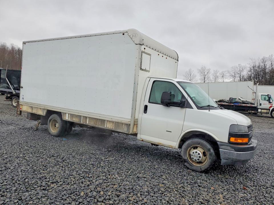 2018 Chevrolet Express BOX Truck