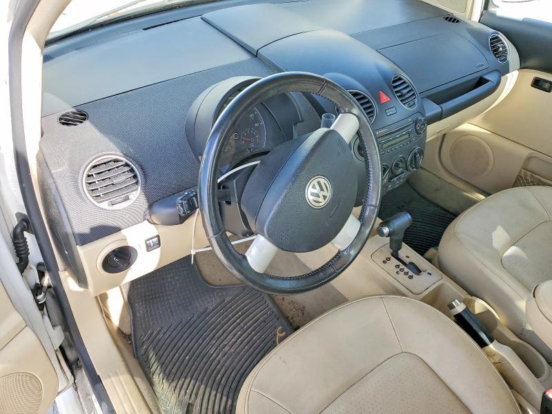 2010 Volkswagen New Beetle