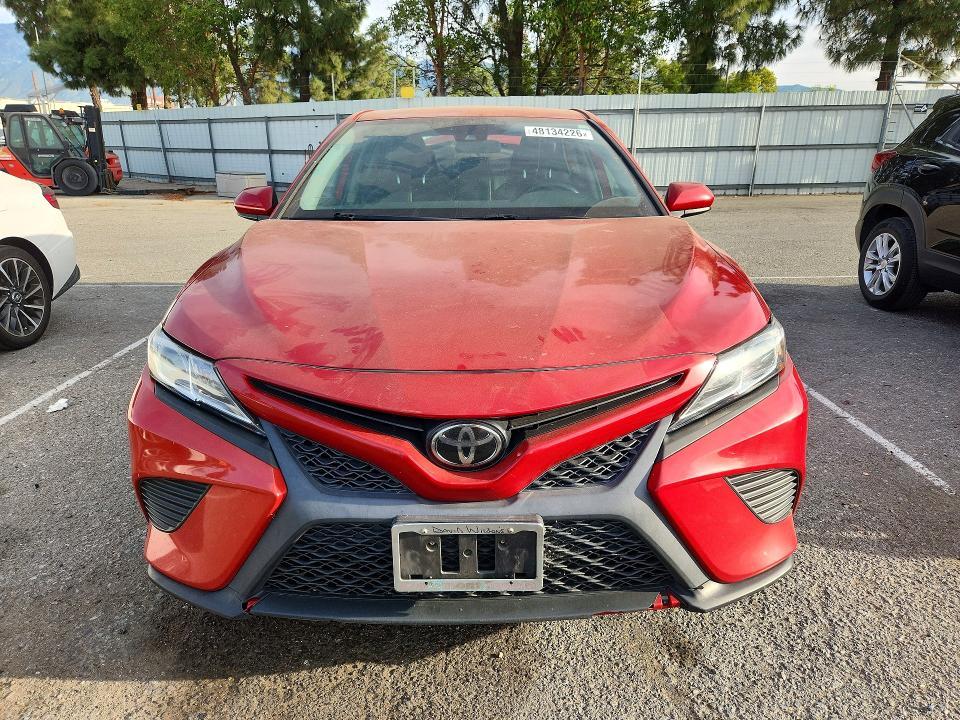 2020 Toyota Camry se